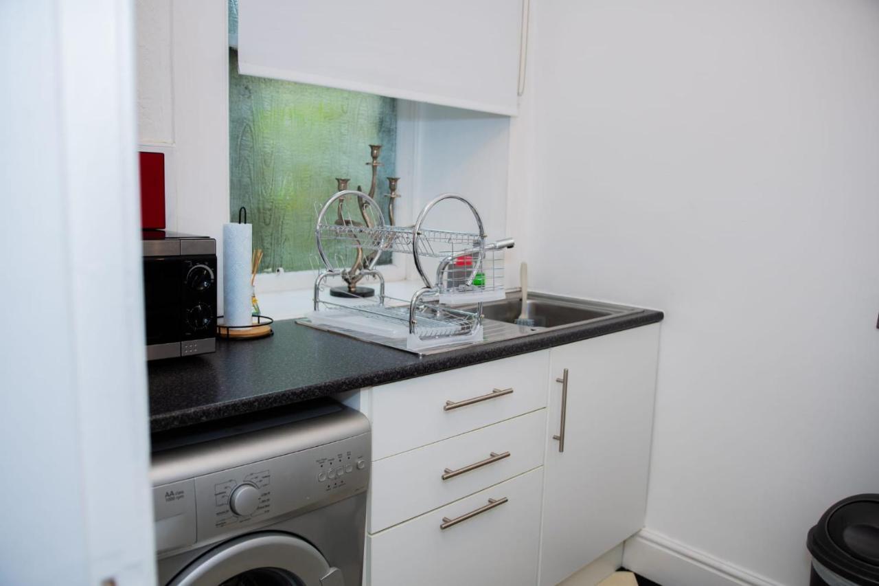 Rose Apartment 2-Bed Town Centre Apartment In Ayr Bagian luar foto