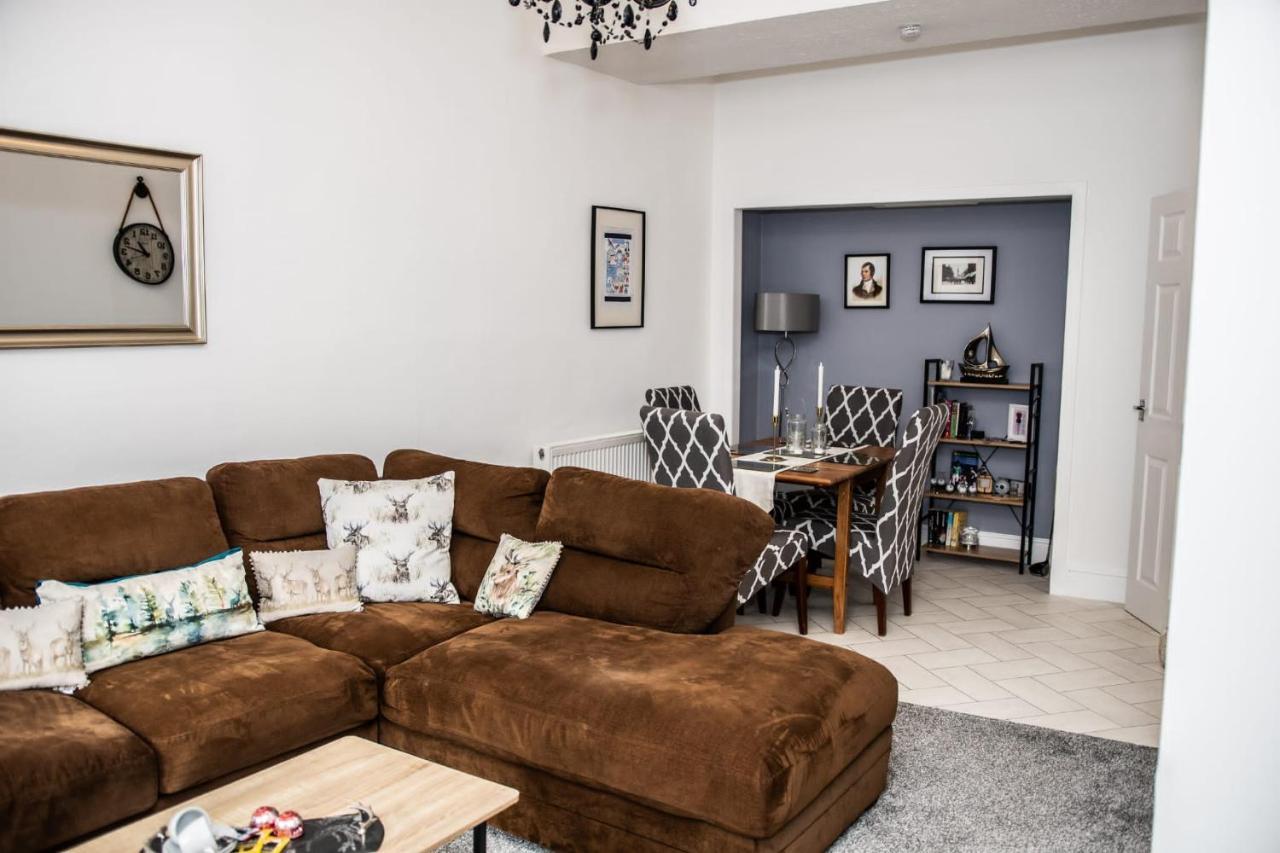 Rose Apartment 2-Bed Town Centre Apartment In Ayr Bagian luar foto