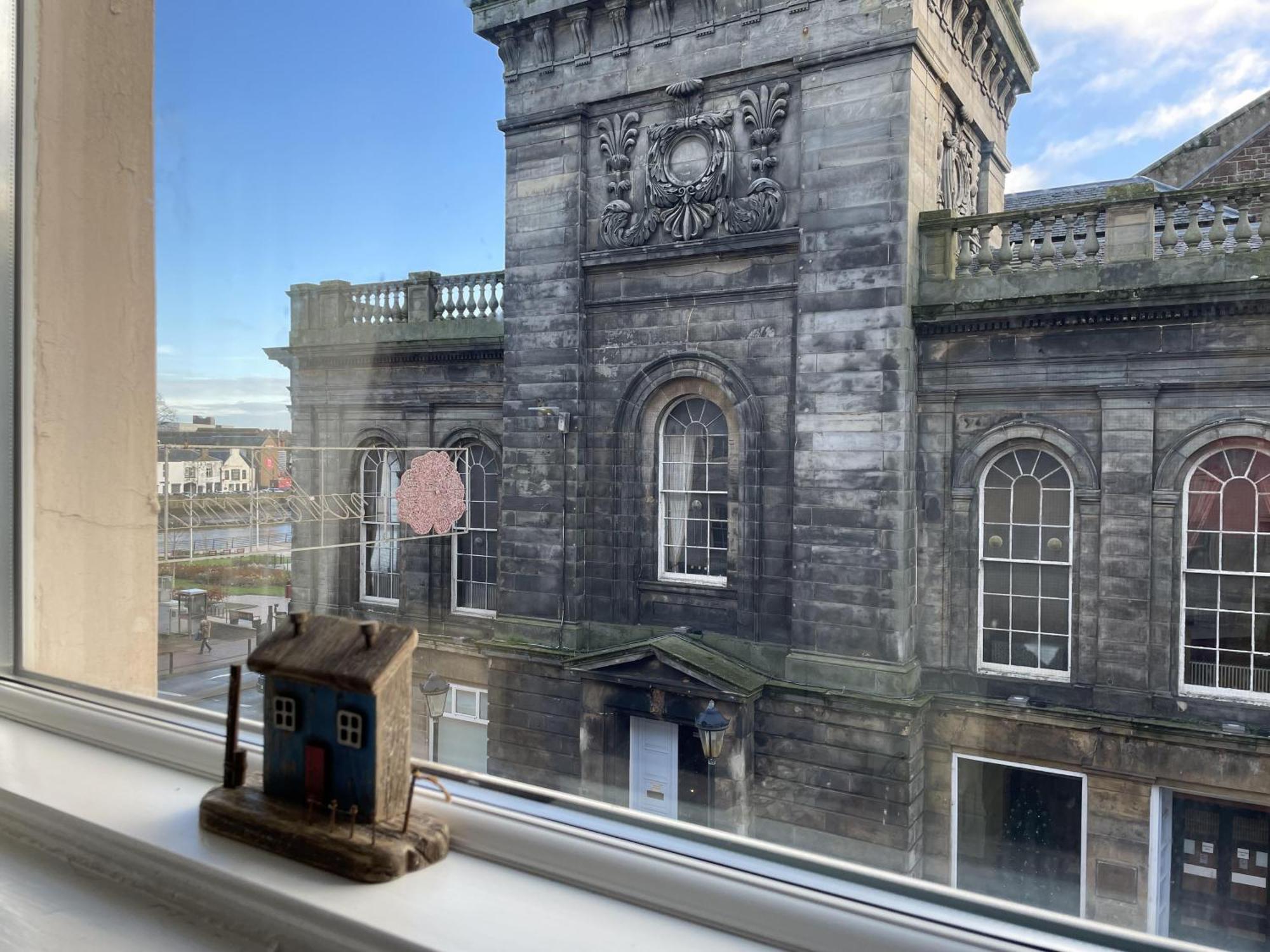 Rose Apartment 2-Bed Town Centre Apartment In Ayr Bagian luar foto